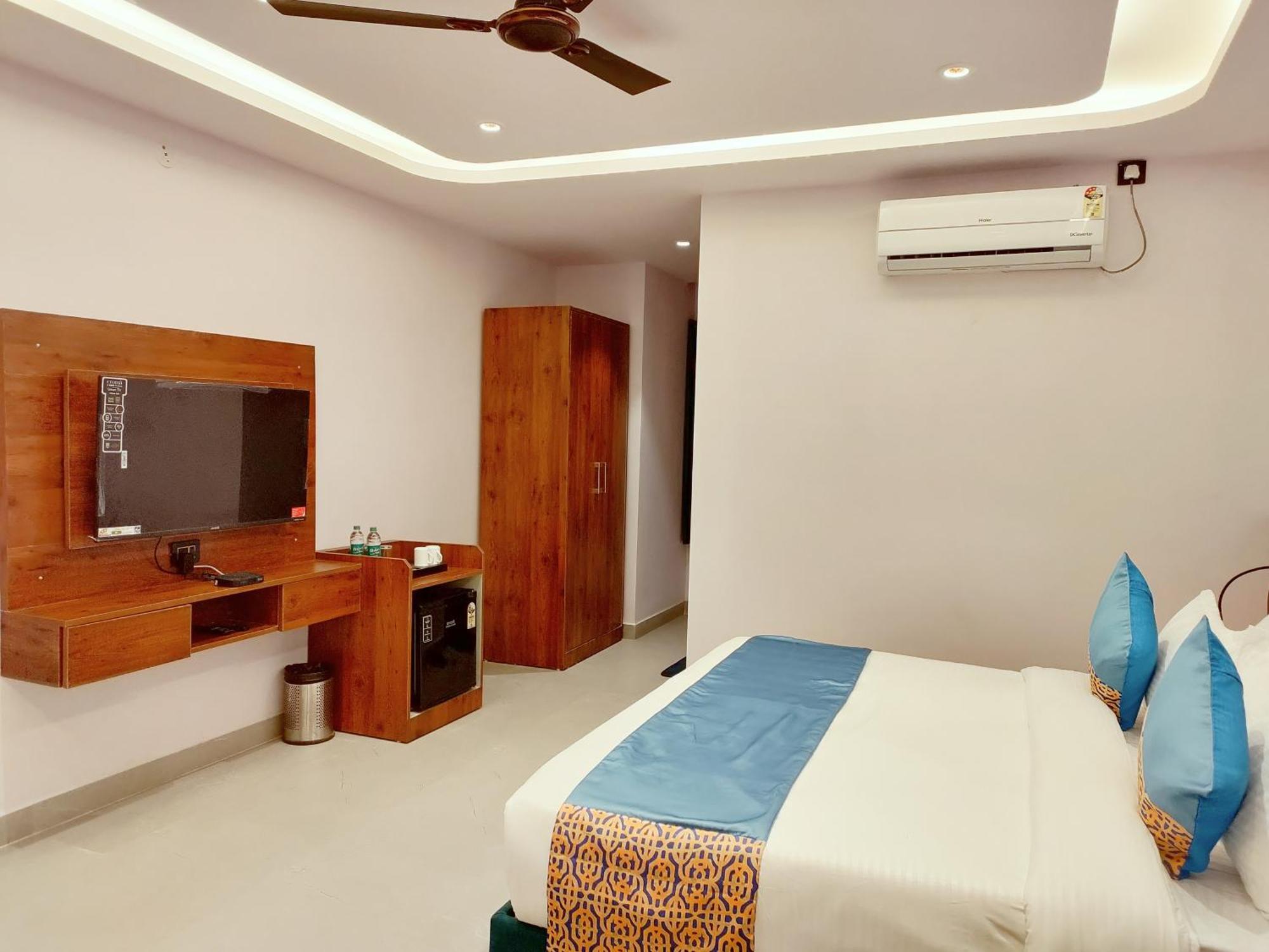 Emerald Suites Greater Noida Buitenkant foto