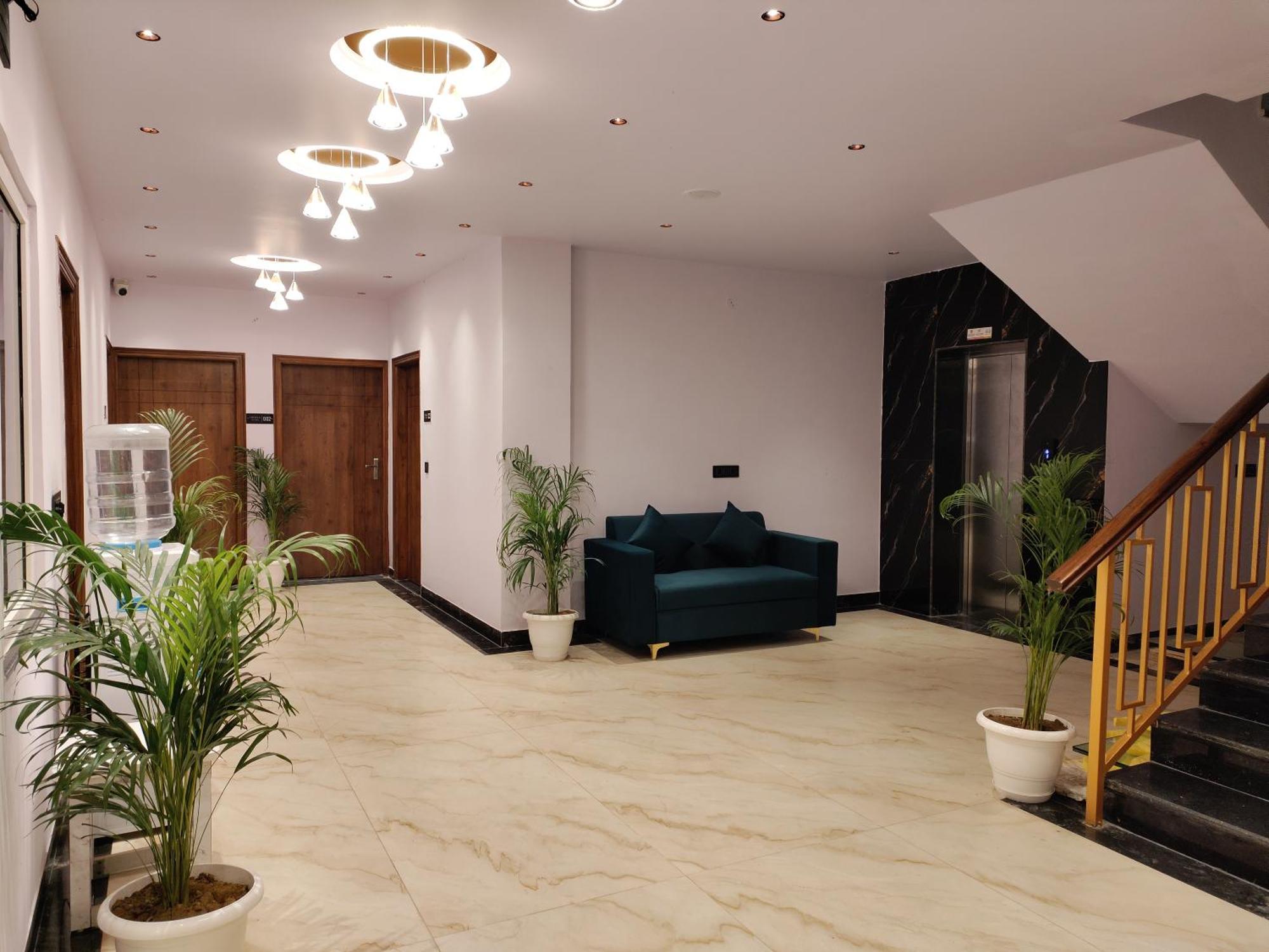Emerald Suites Greater Noida Buitenkant foto