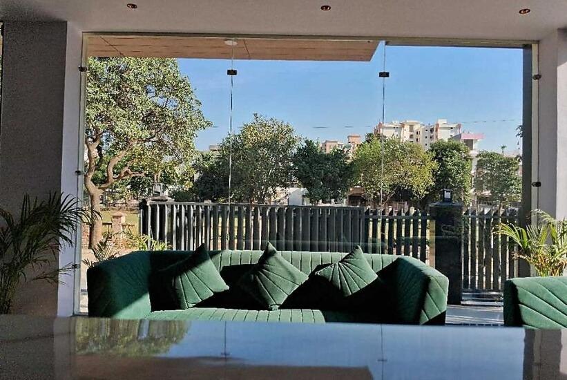 Emerald Suites Greater Noida Buitenkant foto