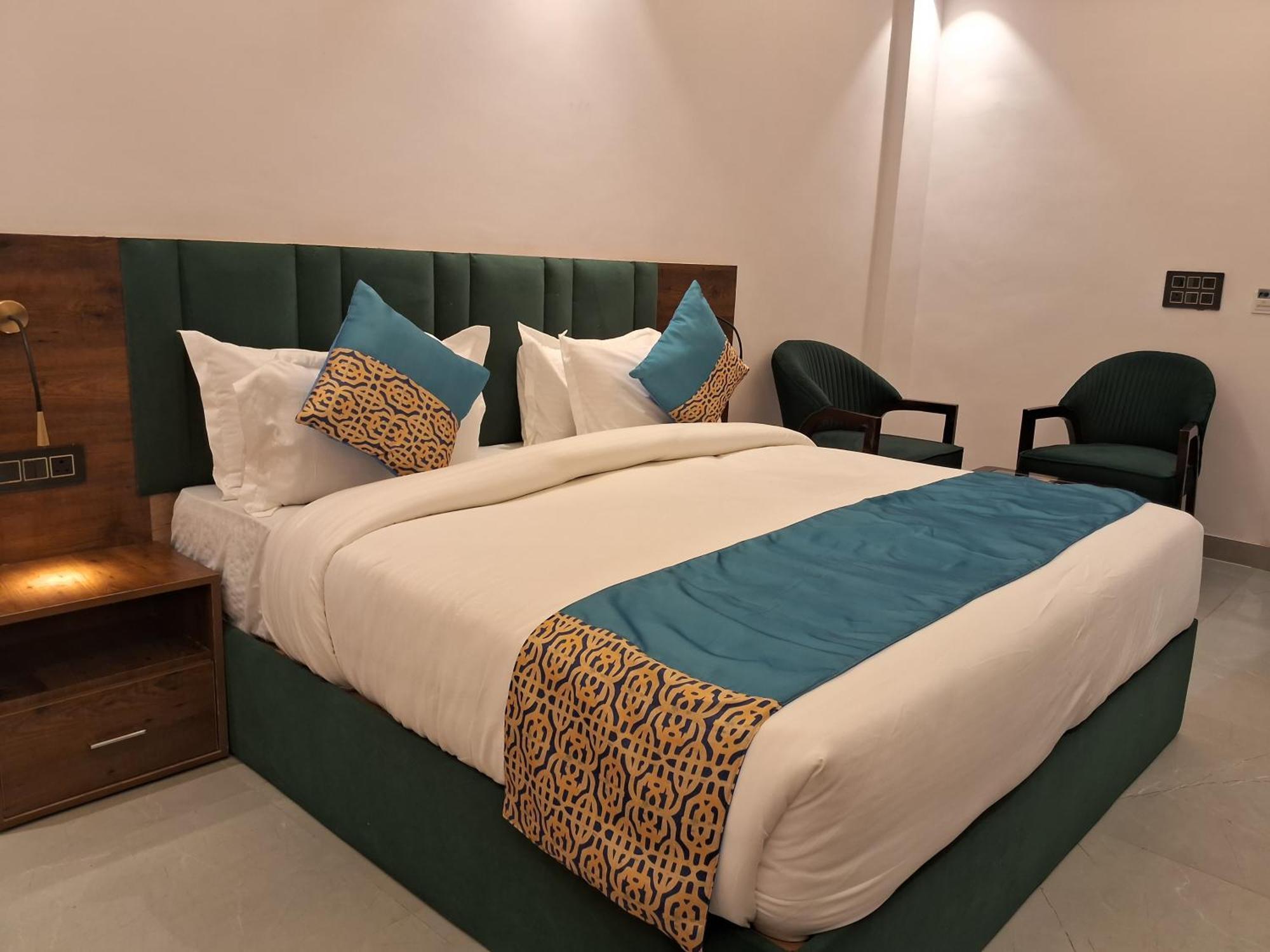 Emerald Suites Greater Noida Kamer foto