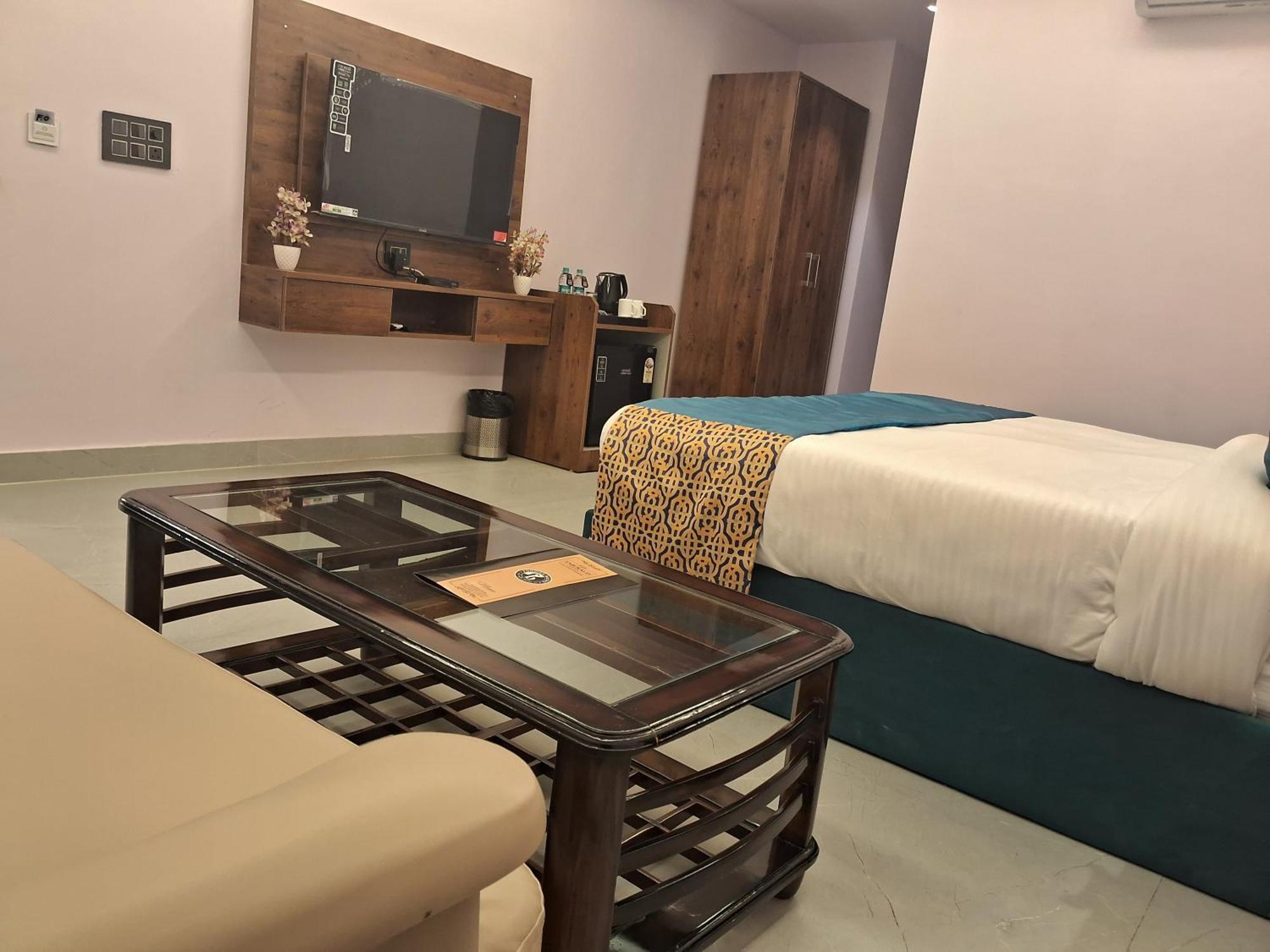 Emerald Suites Greater Noida Kamer foto