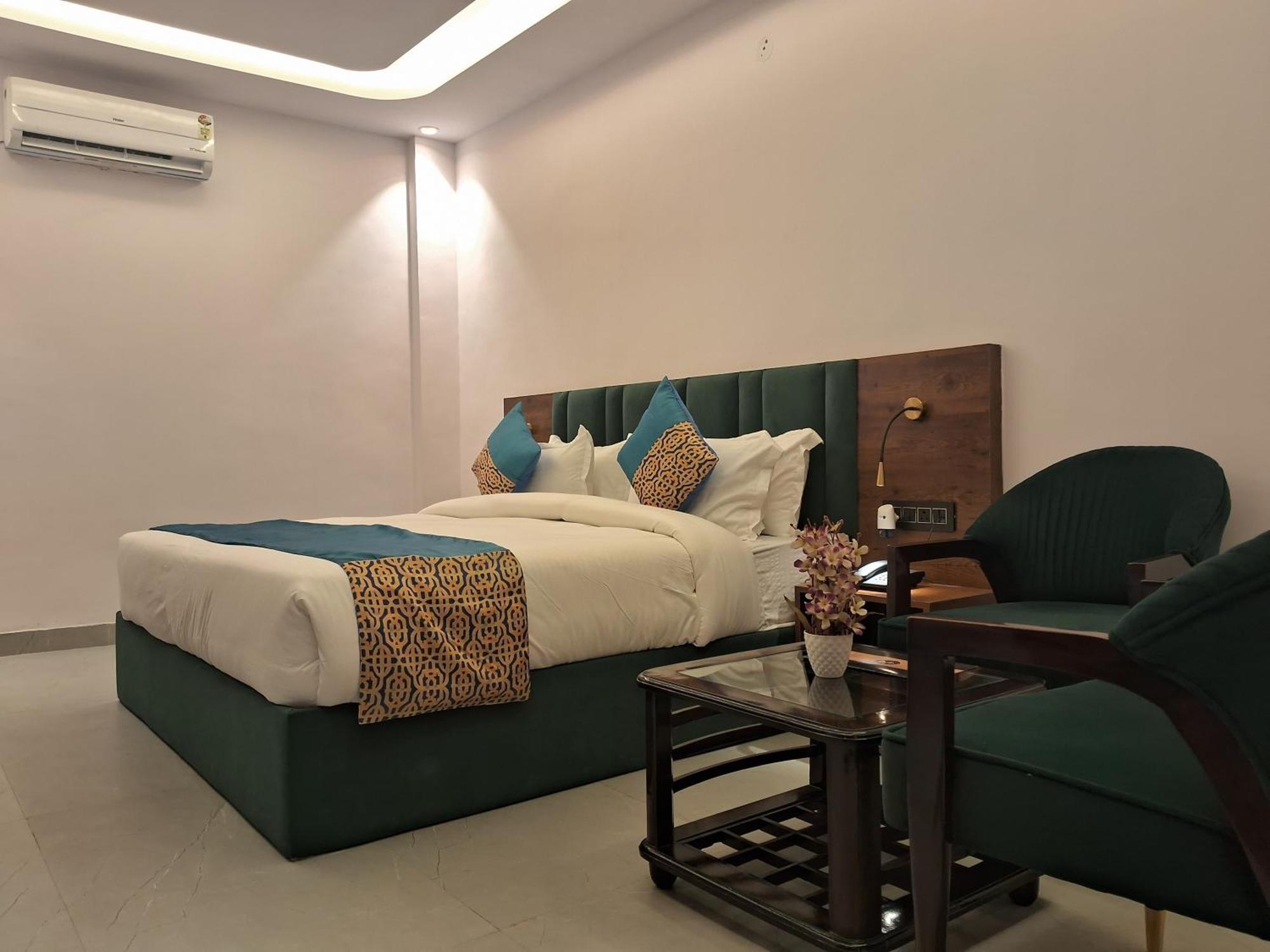 Emerald Suites Greater Noida Kamer foto