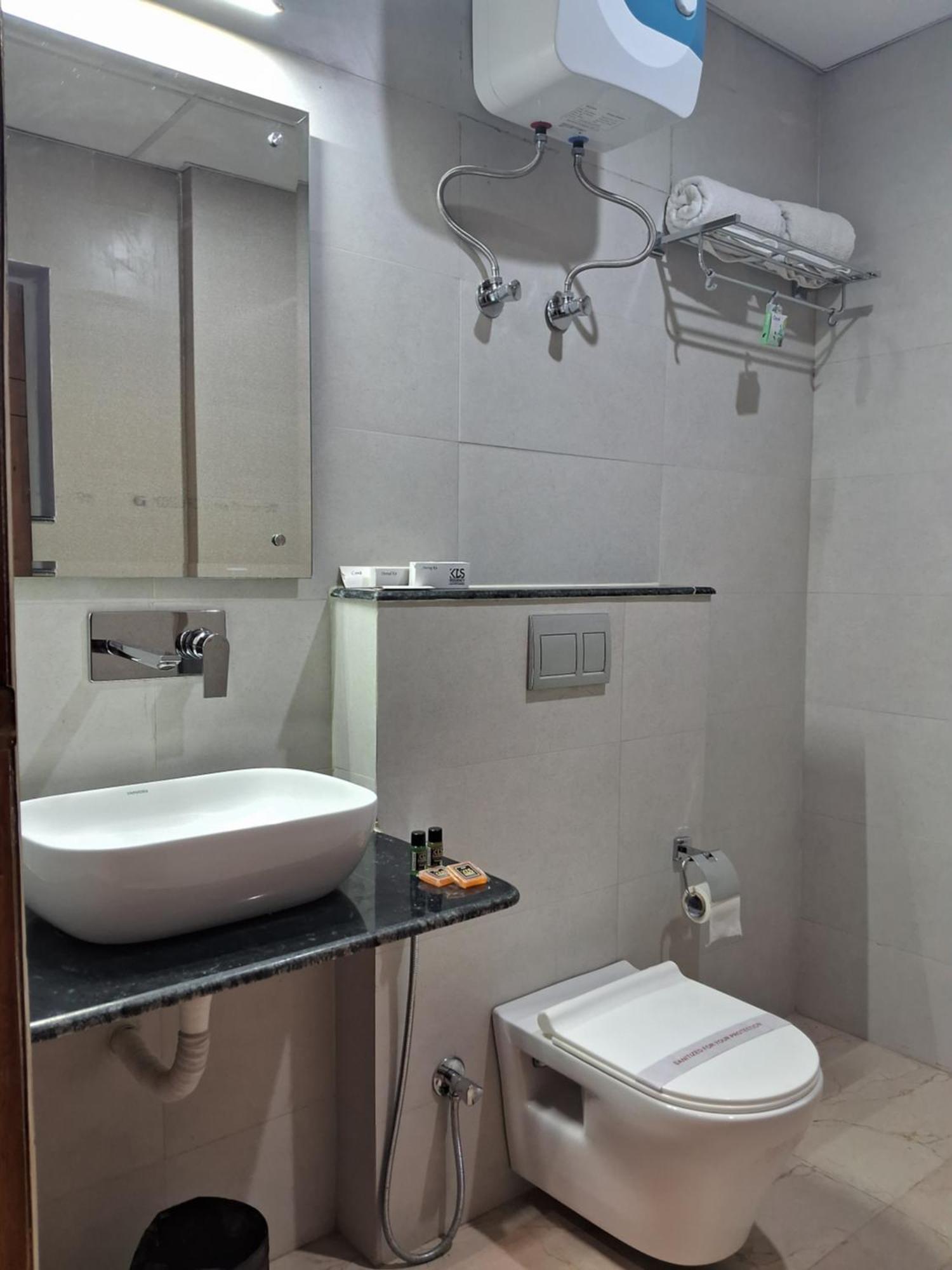 Emerald Suites Greater Noida Kamer foto